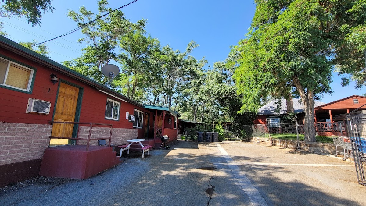 Pyramid Lake Lodge