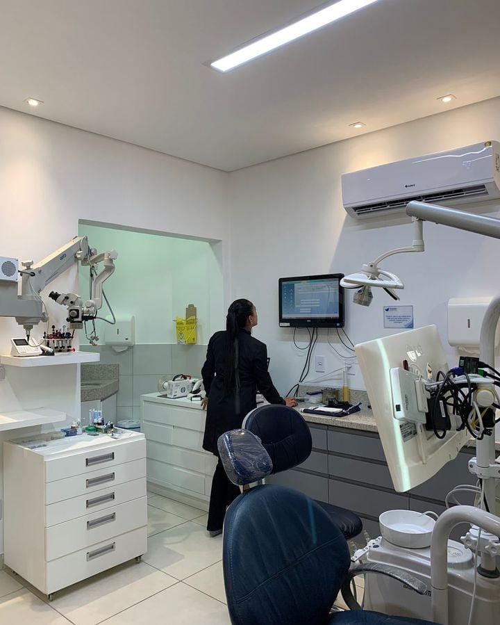 Dr. Daniel Dionello | Tratamento de Canal | Implante Dentário - foto 2