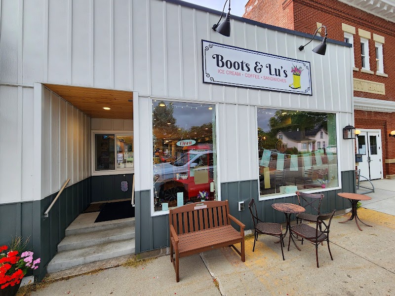 Boots and Lu's Cafe photo 3