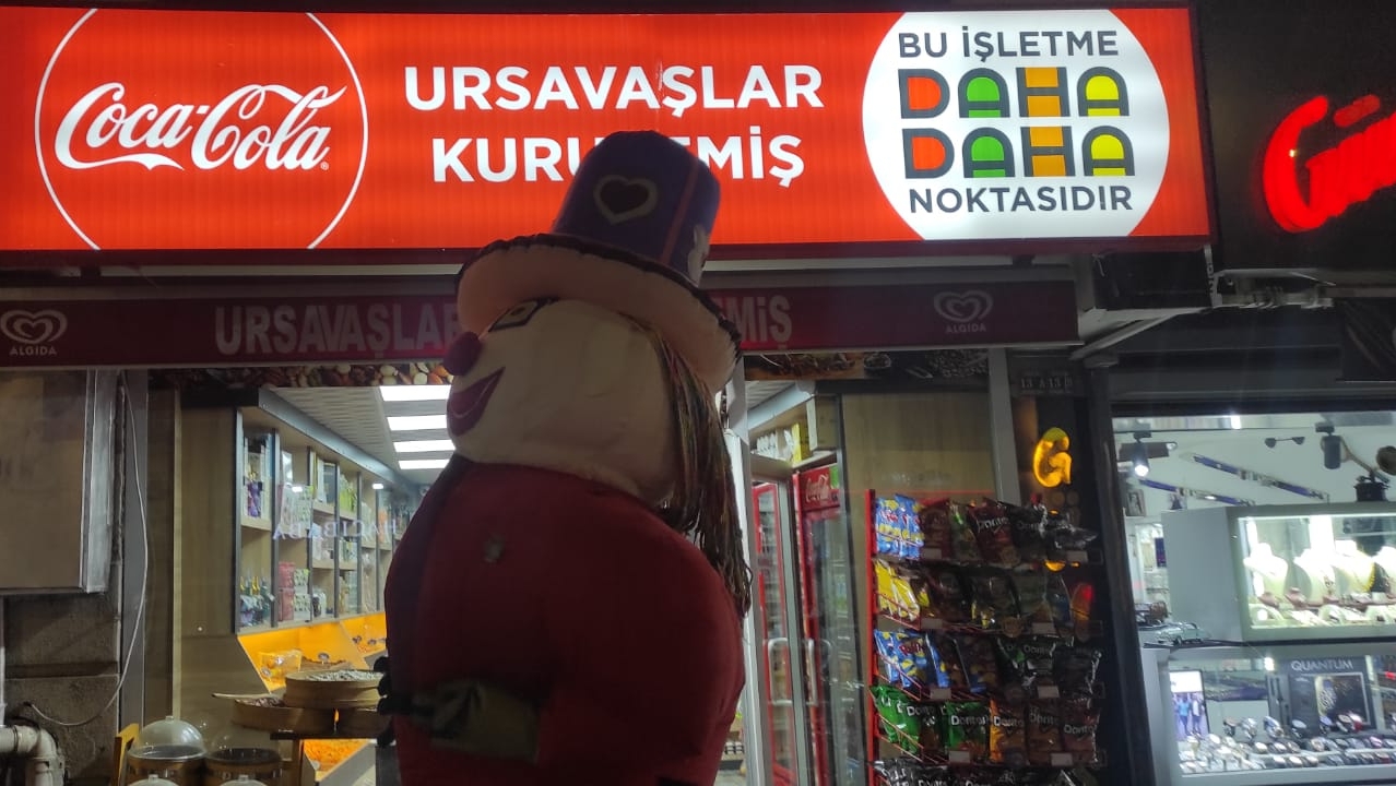 URSAVAŞLAR KURUYEMİŞ mekanı