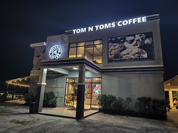 Tom N Toms Coffee Station House 1