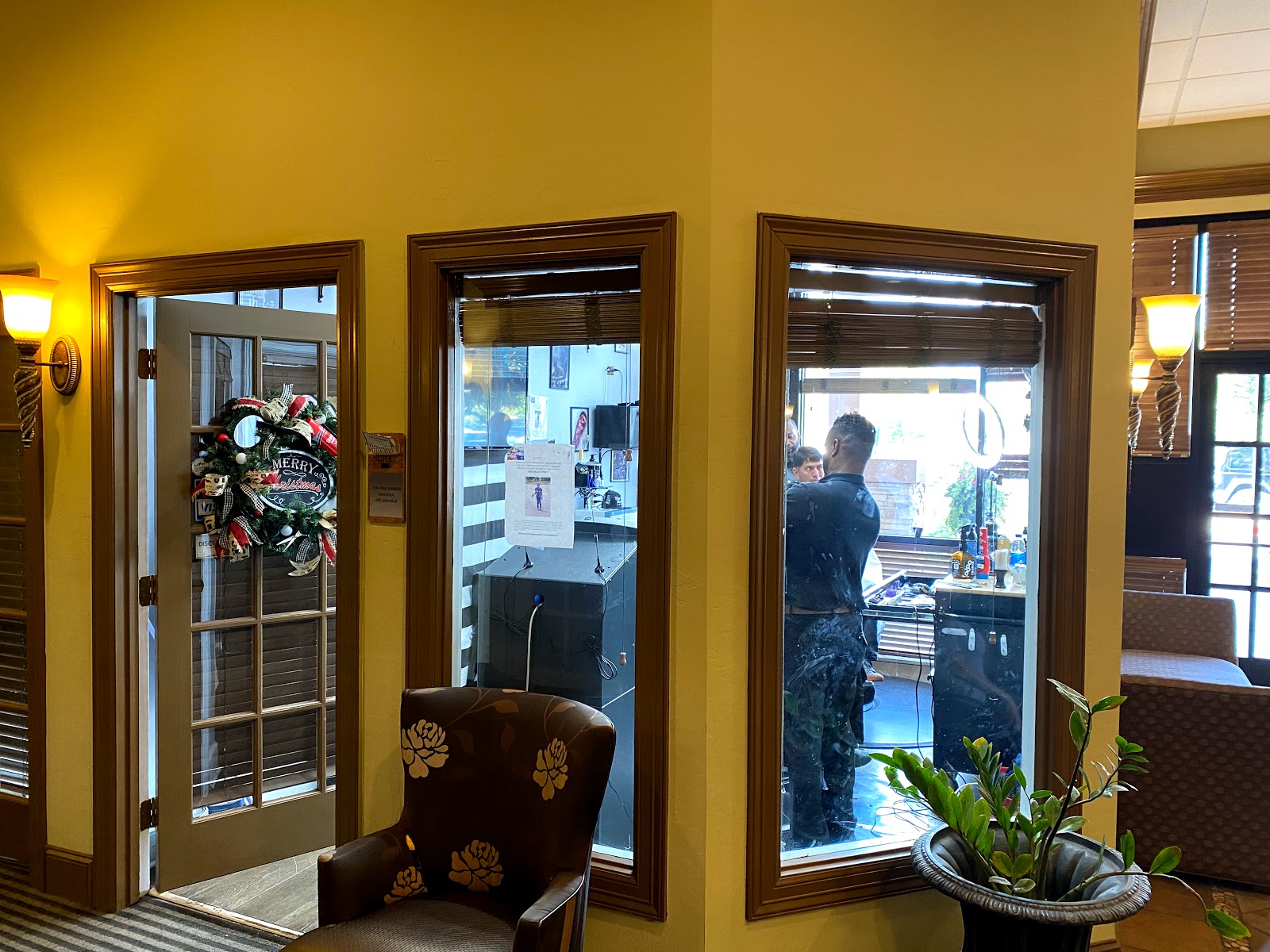 The firm barbershop photo 3