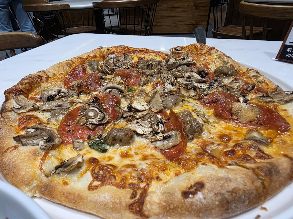 California Pizza Kitchen photo 4