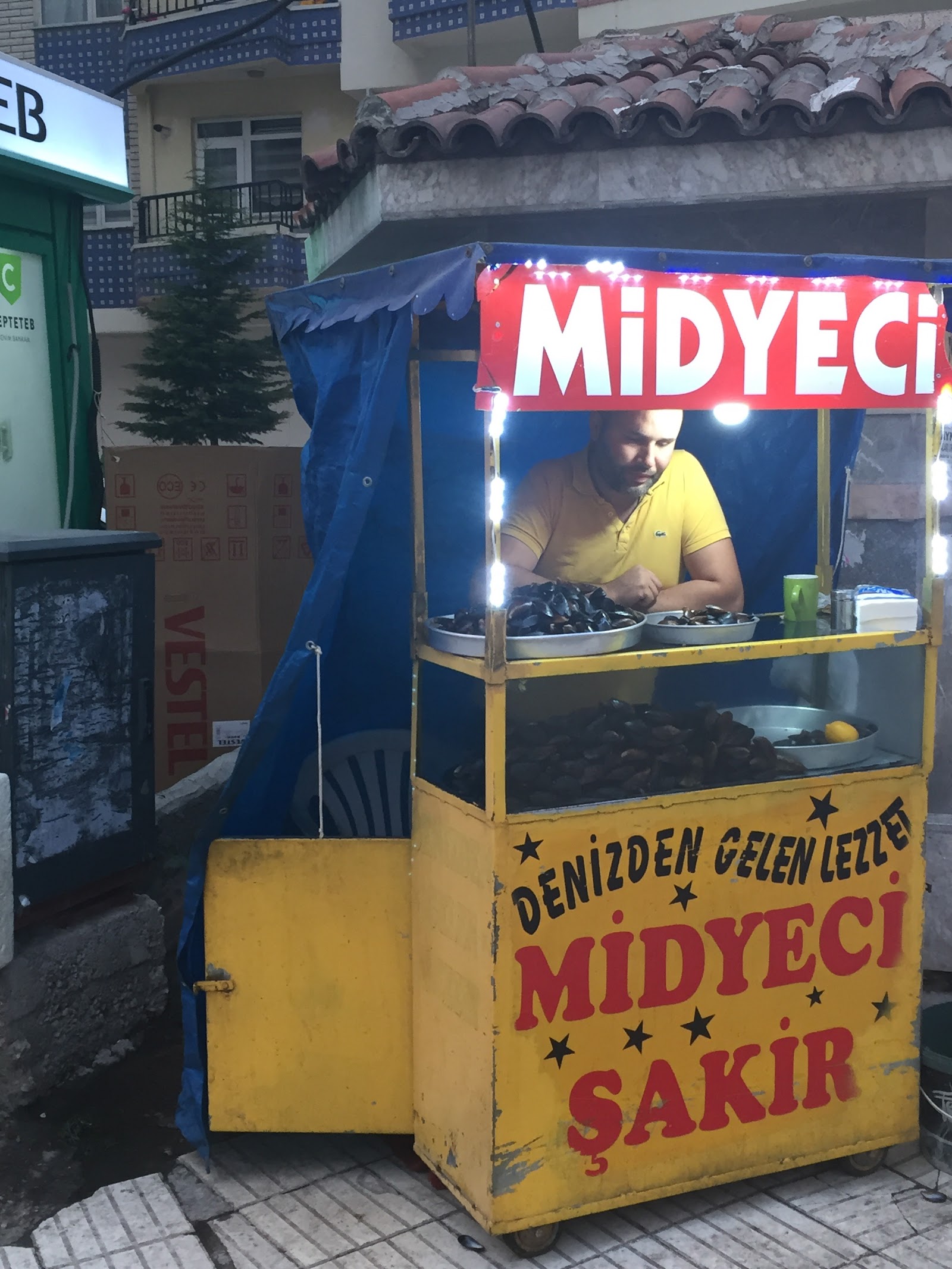 Midyeci Şakir mekanı