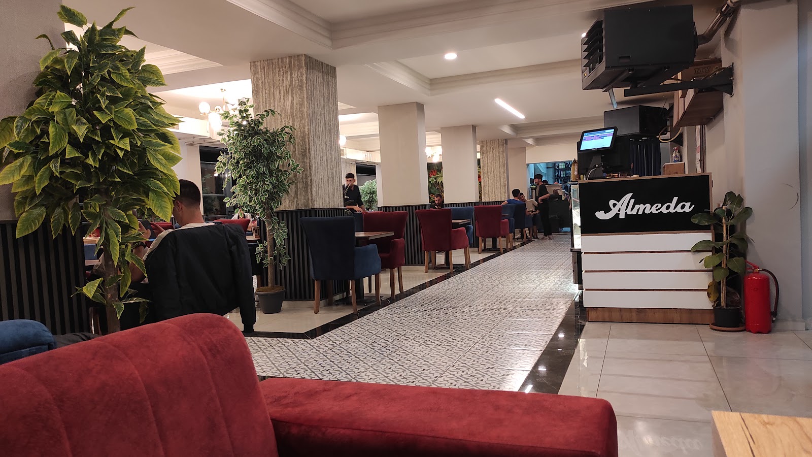 Almeda Cafe & Bistro mekanı