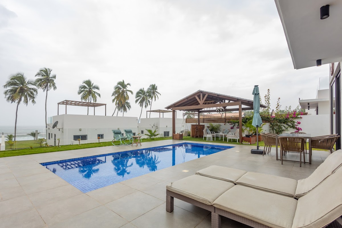 Till’s Beach Resort