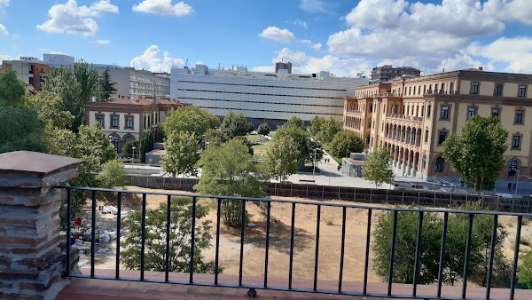 Residencia Residencia de mayores La Paz — C. del Dr. Esquerdo, 44, Retiro, 28007 Madrid, España