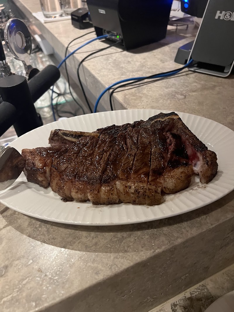 Lars Bar & Grill photo 4