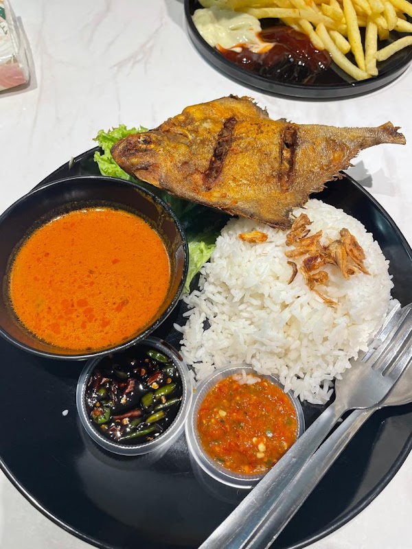 Restoran Tong Kayu Cafe - Photo 1