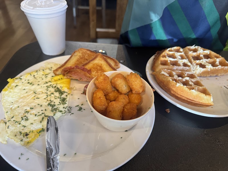 D'Cracked Egg photo 3