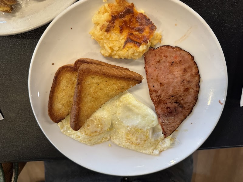 D'Cracked Egg photo 3