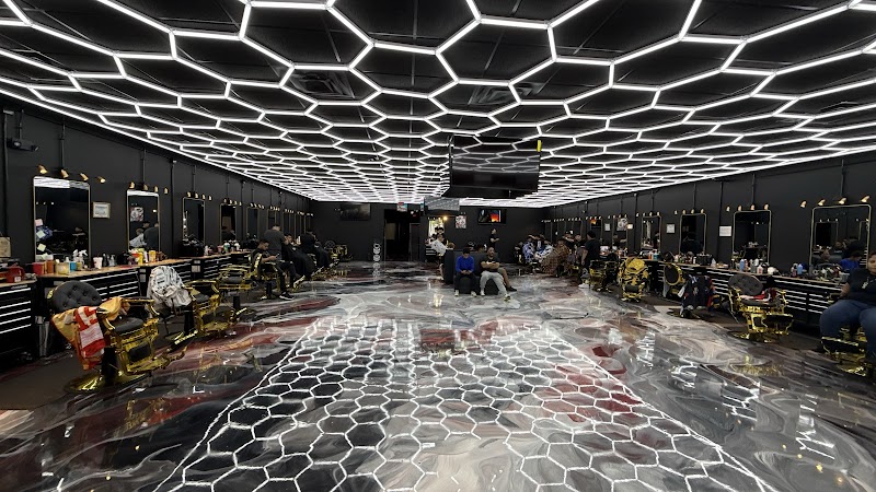 300 Barbershop at Hickory Plaza