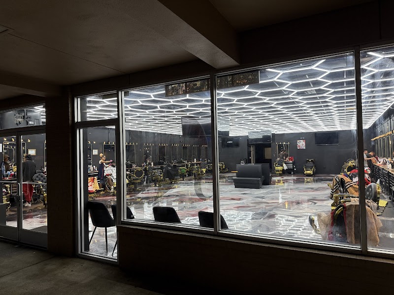 300 Barbershop at Hickory Plaza