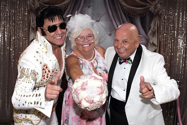 Las Vegas Elvis Wedding Chapel portfolio