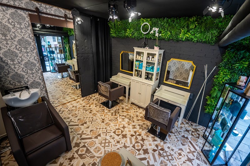 Estudio de Peluquería Néstor Savi photo 1