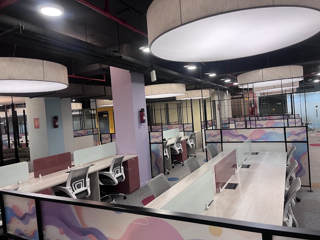 Ready to move commercial space on rent in Saket
