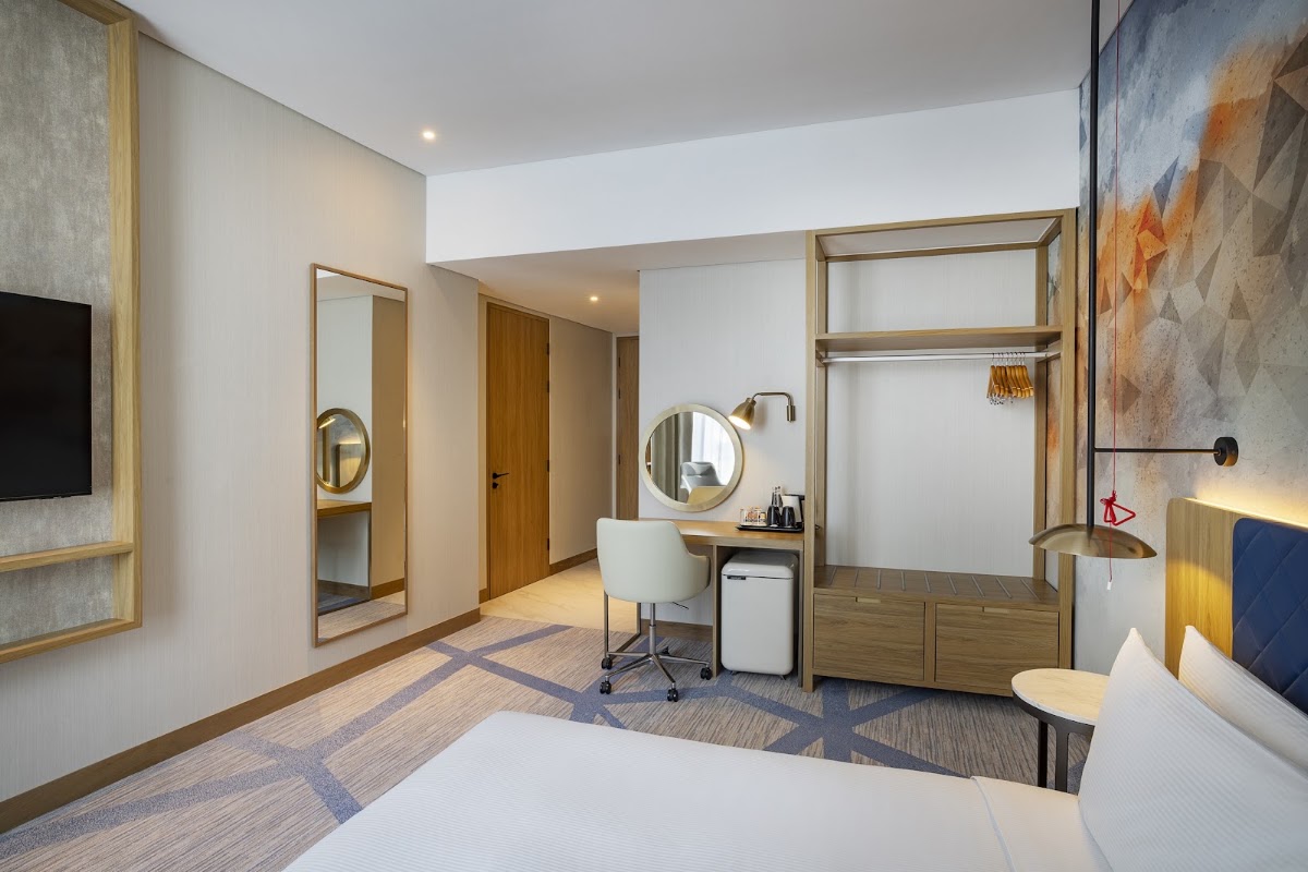 Hilton Garden Inn Dubai Business Bay 2