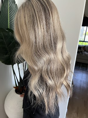 Blondie Salon photo 3