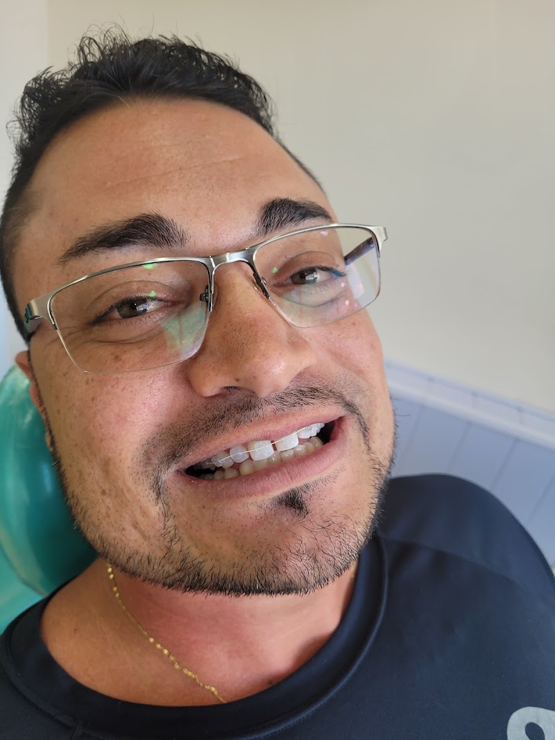 Delc Clínica Odontológica Especializada | Clareamento Dental - foto 4