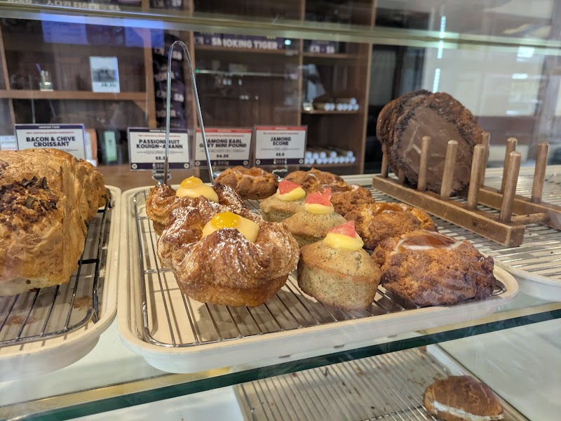 Smoking Tiger Coffee & Bread photo 3