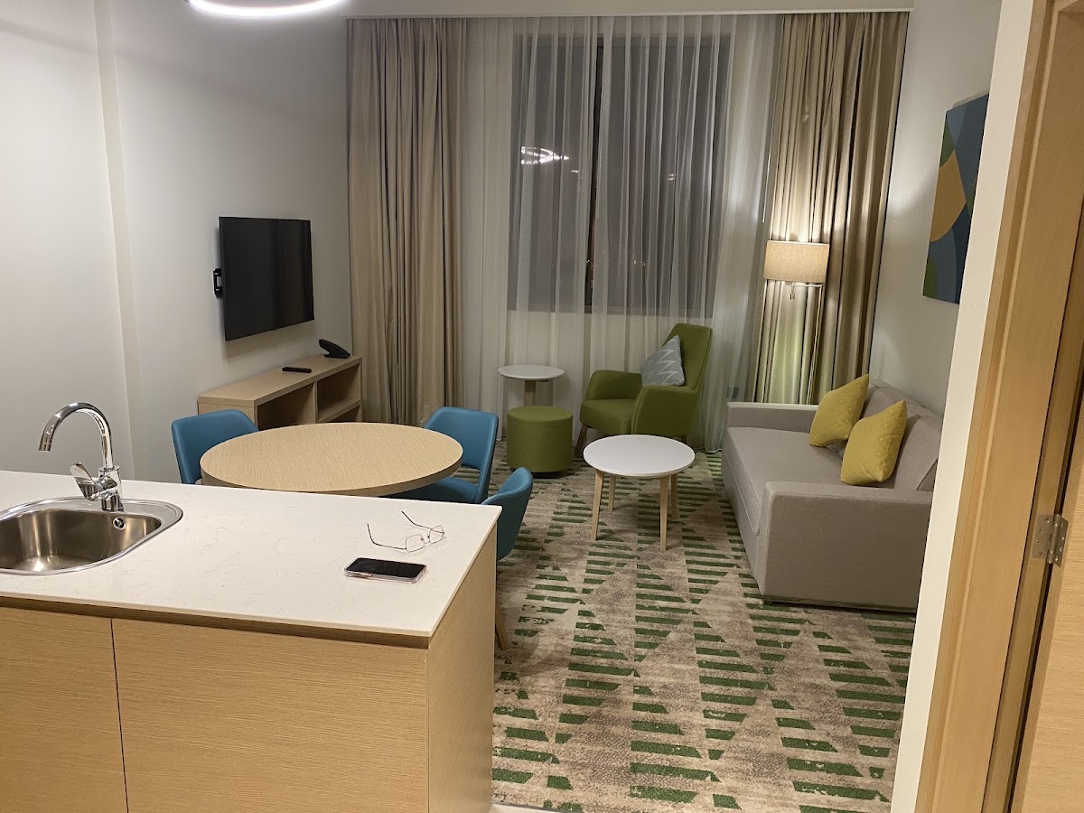 Holiday Inn & Suites Dubai Science Park by IHG 4