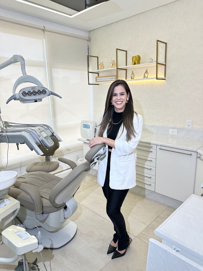 Dra Rafaella Salim | Implante Dentário | Prótese Protocolo | Clareamento | Dentista em Ribeirão Preto - SP - foto 3