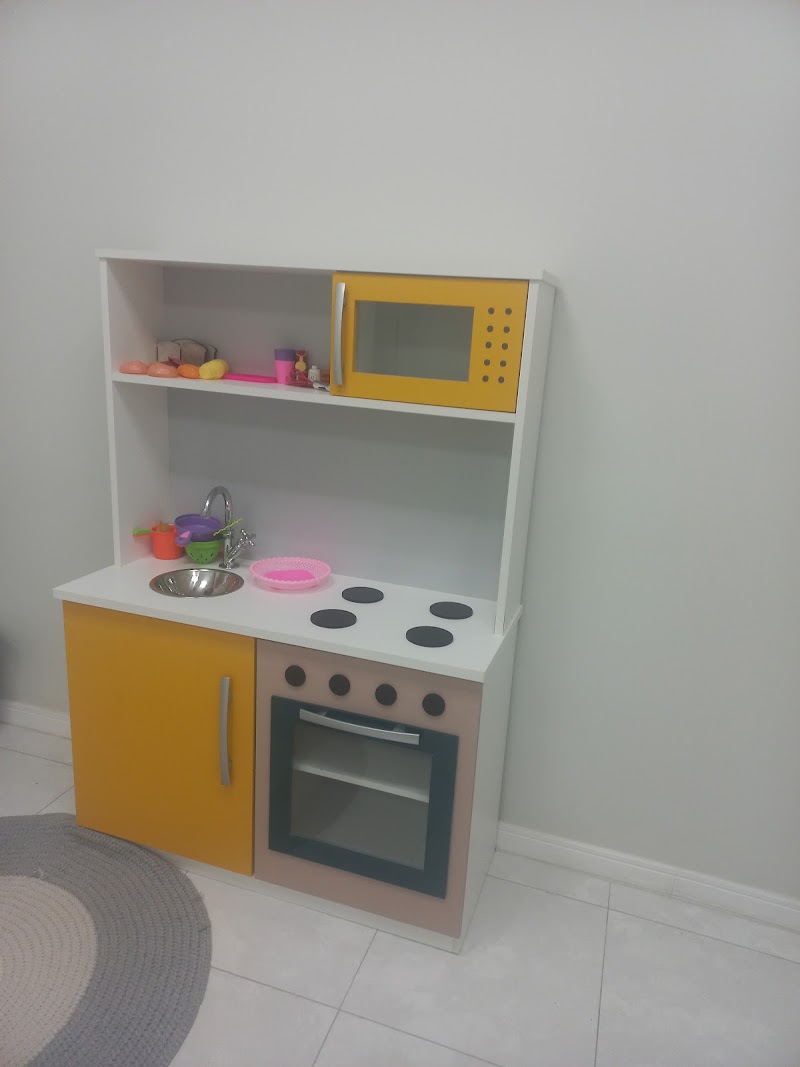 Foto de Dra Valéria Slowik da Silveira - Pediatra e Homeopata em Joinville