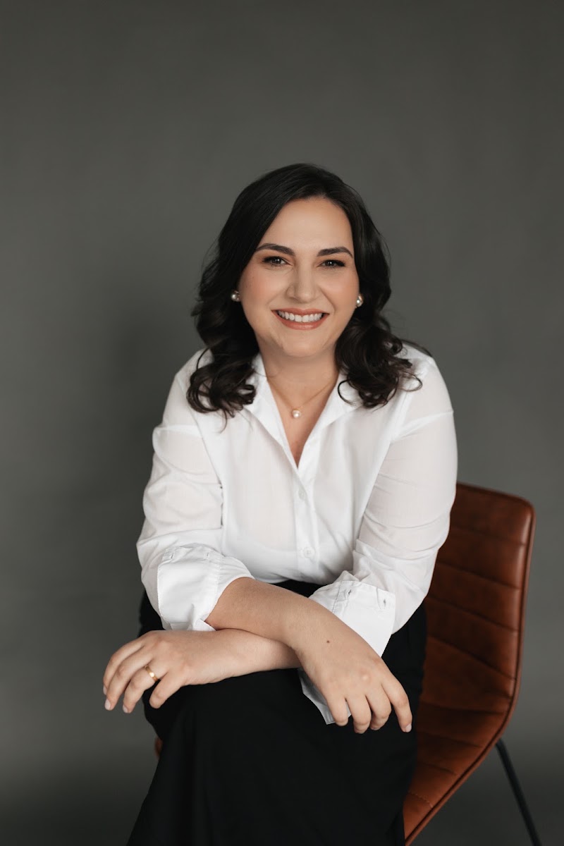 Dra Valéria Slowik da Silveira - Pediatra e Homeopata em Joinville