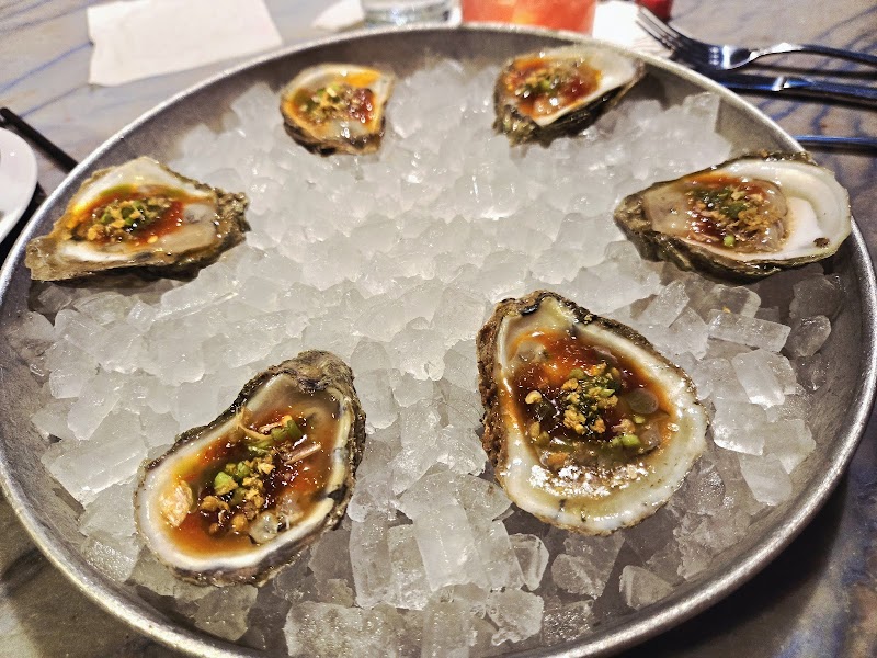 Pearlz Oyster Bar photo 5