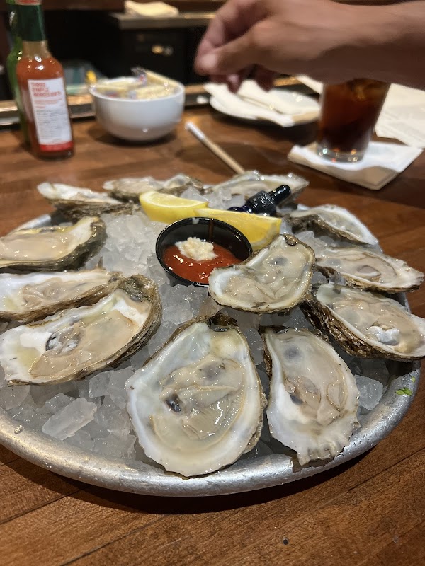 Pearlz Oyster Bar photo 4