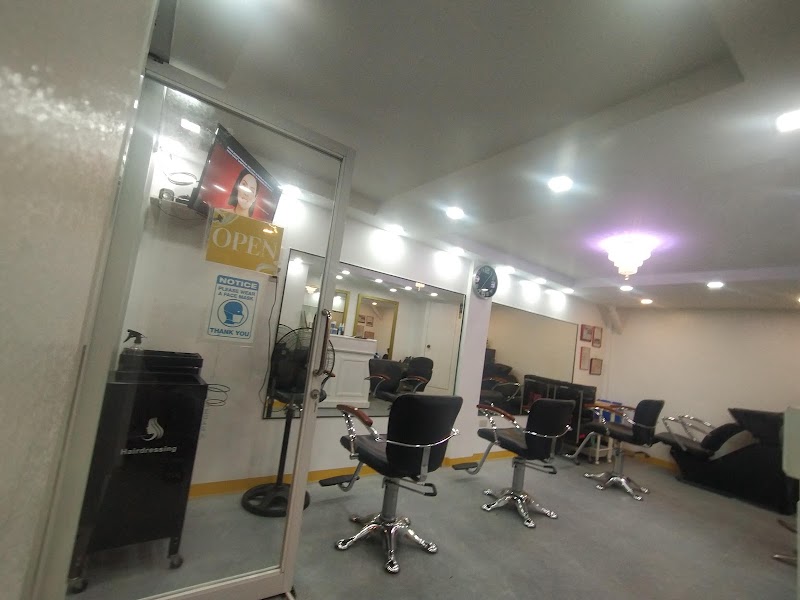 Leeya Salon