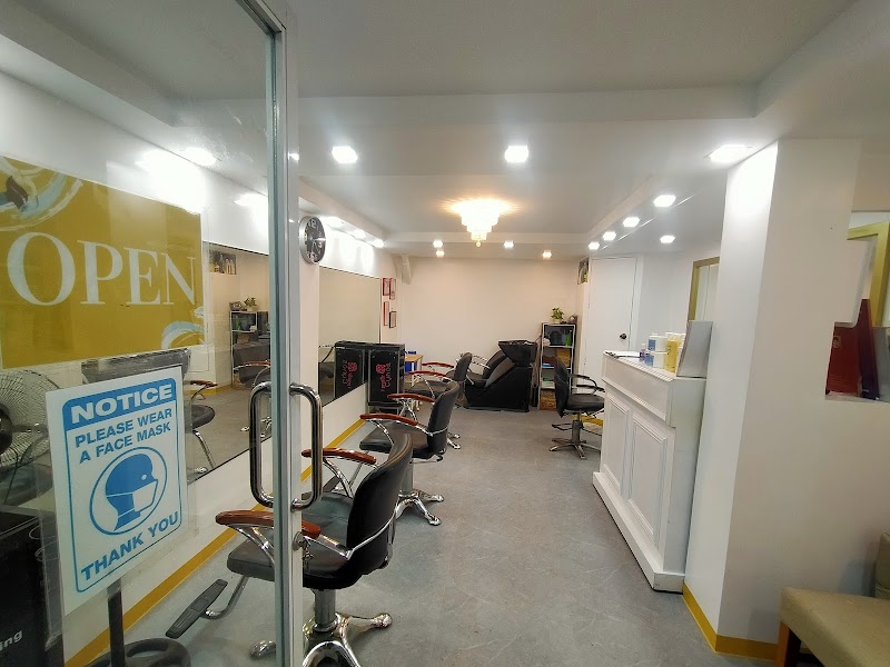 Leeya Salon