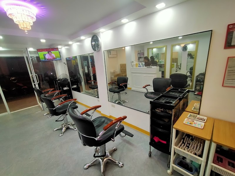 Leeya Salon