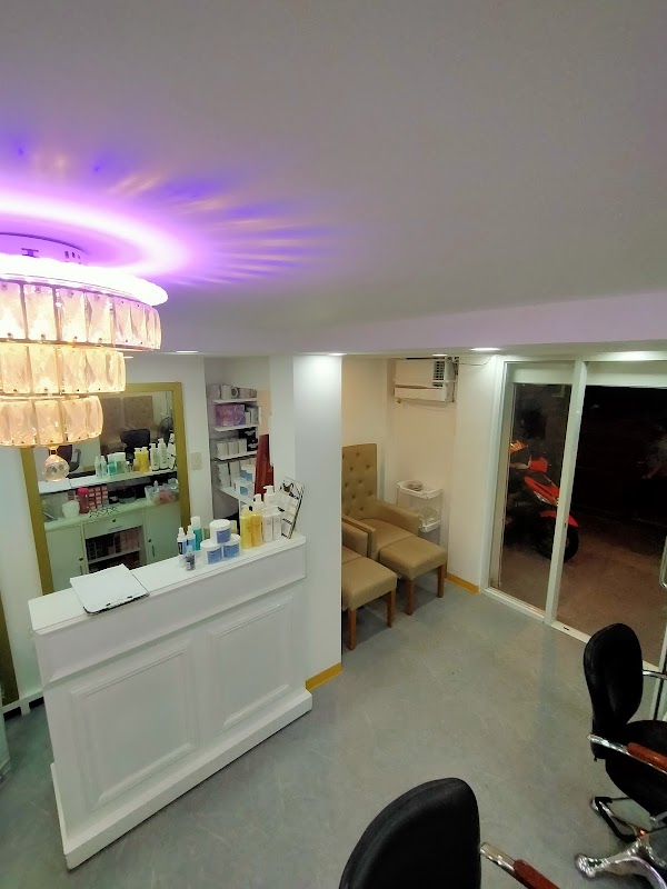 Leeya Salon