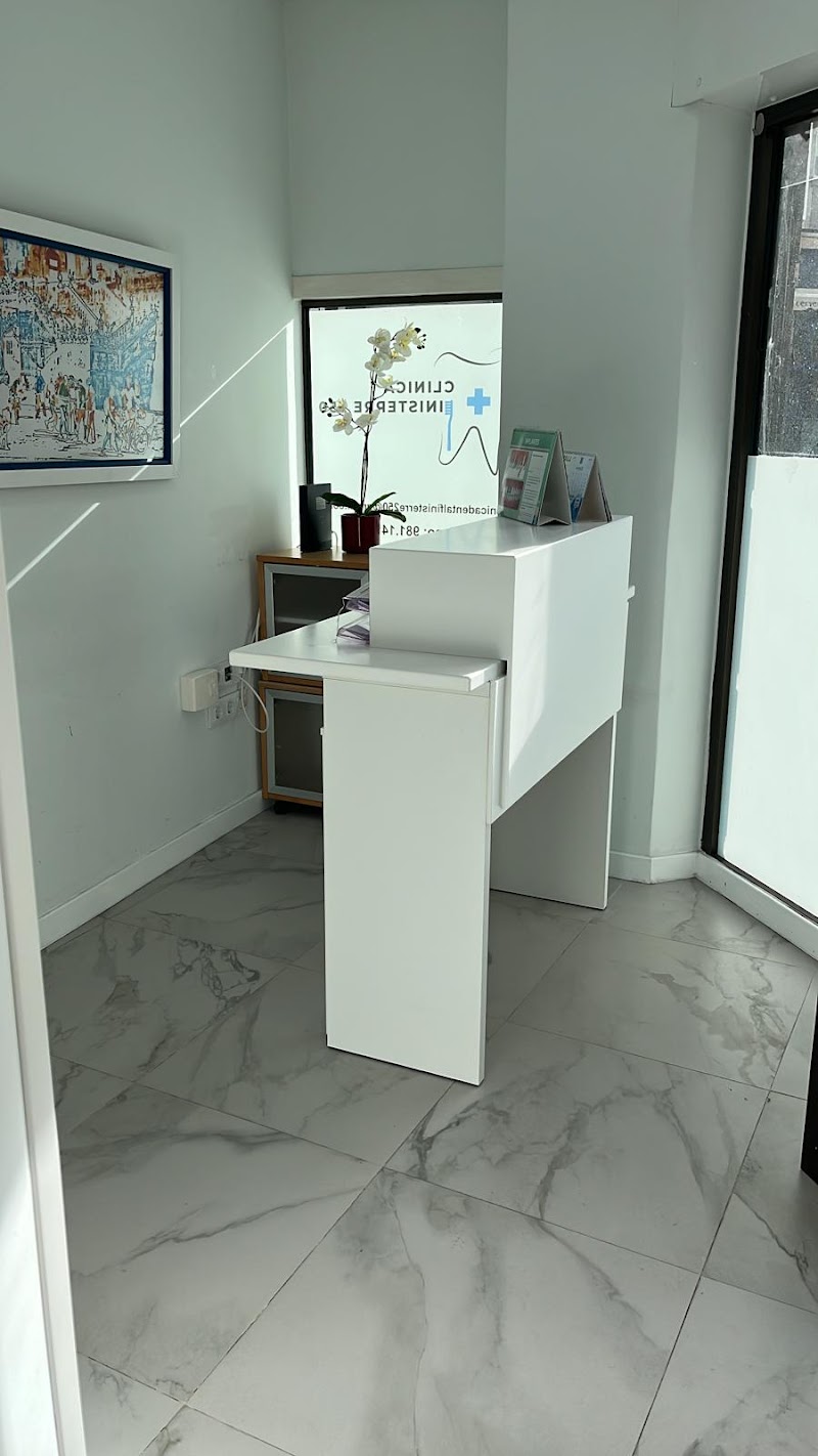 Clínica Dental ASF Finisterre 250 photo 3