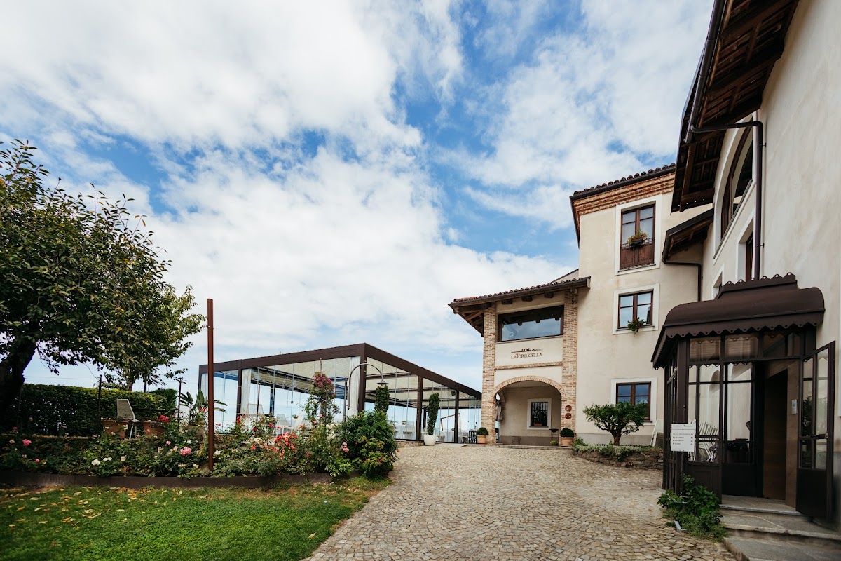 Agriturismo con Spa La Torricella | Diego Pressenda Cantina