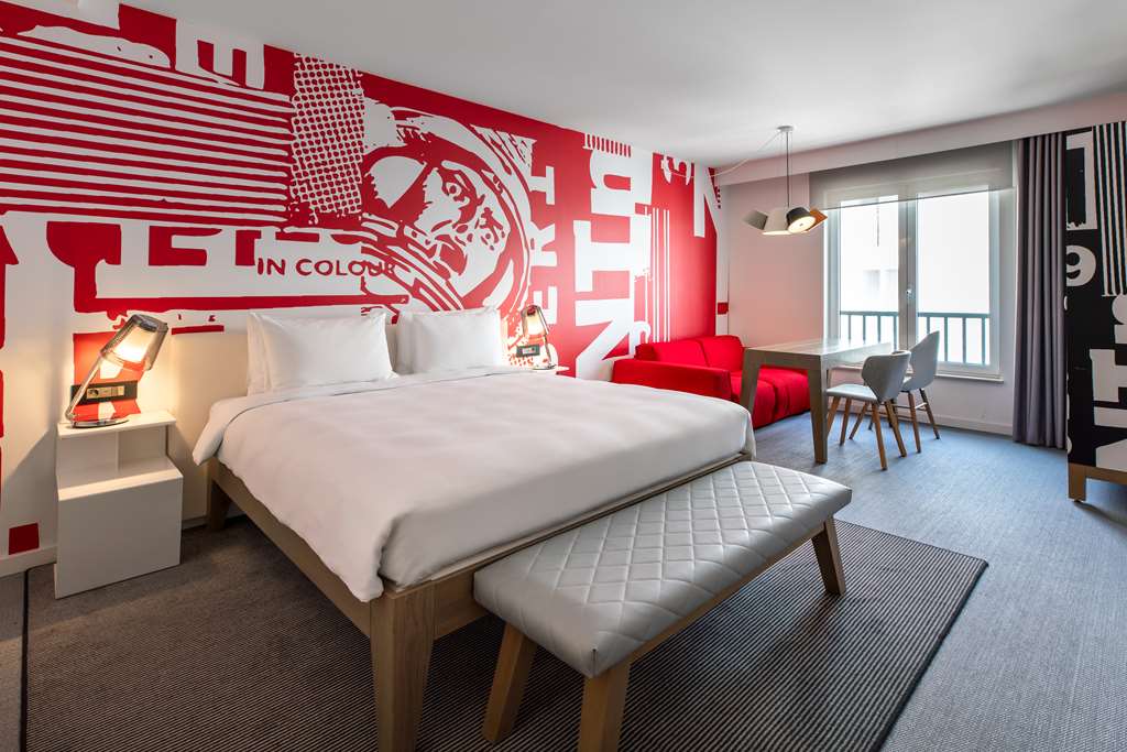 Radisson RED Brussels hero