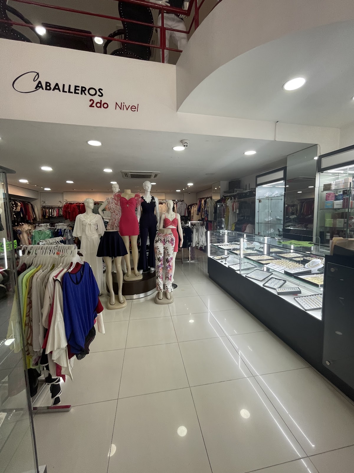 Tarxisio Joyería y Ropa | Sucursal Calle El Sol - Imagen 3