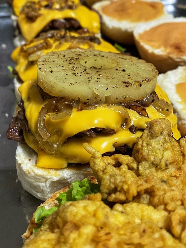 Teddy's Burger - Photo 1