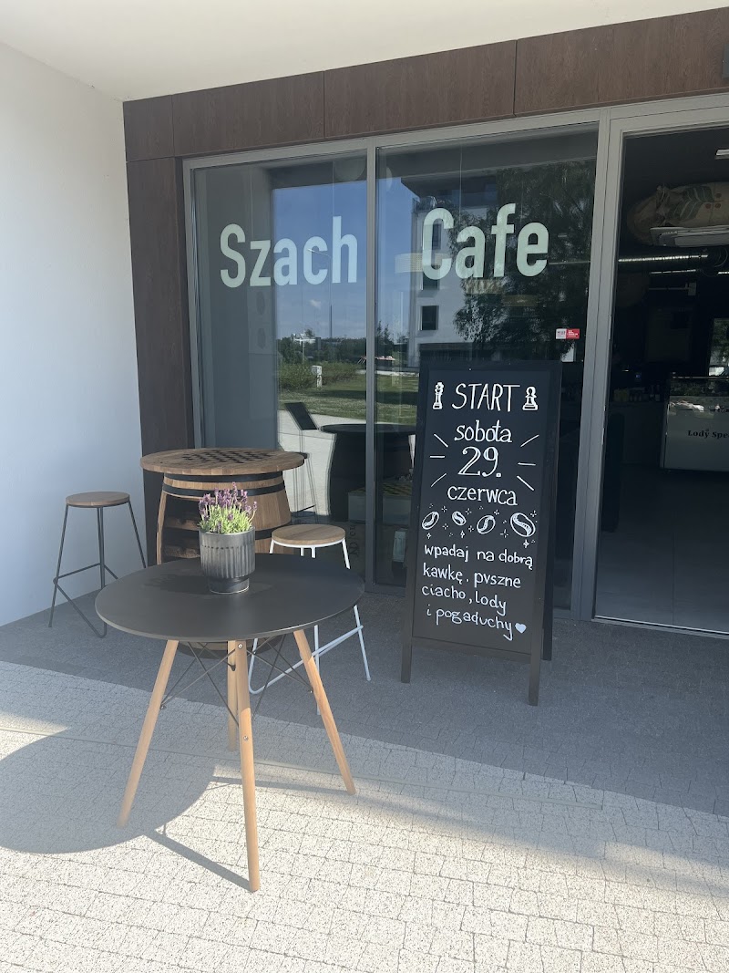 Aromatyczna matcha i pyszny deser w Szach Cafe