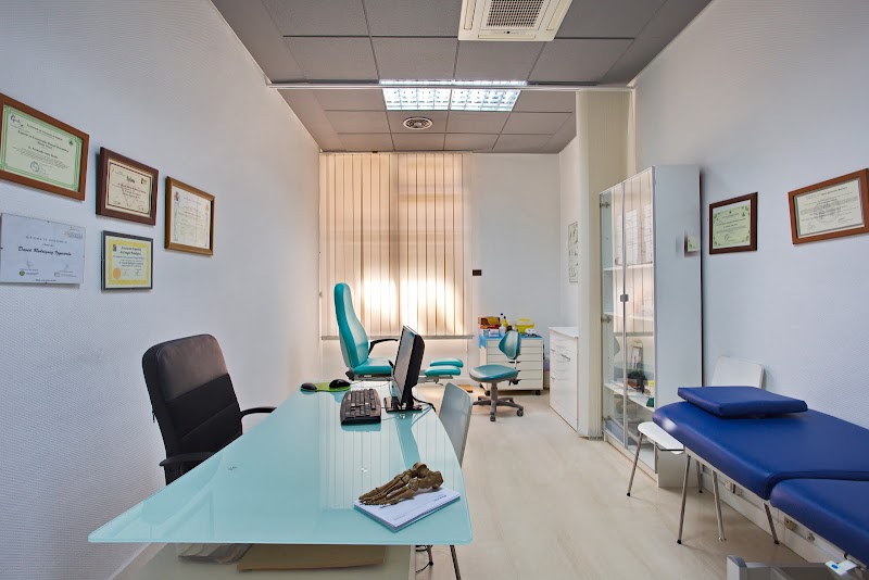 Clínicas Medinensis. C/ Bernat Fenollar