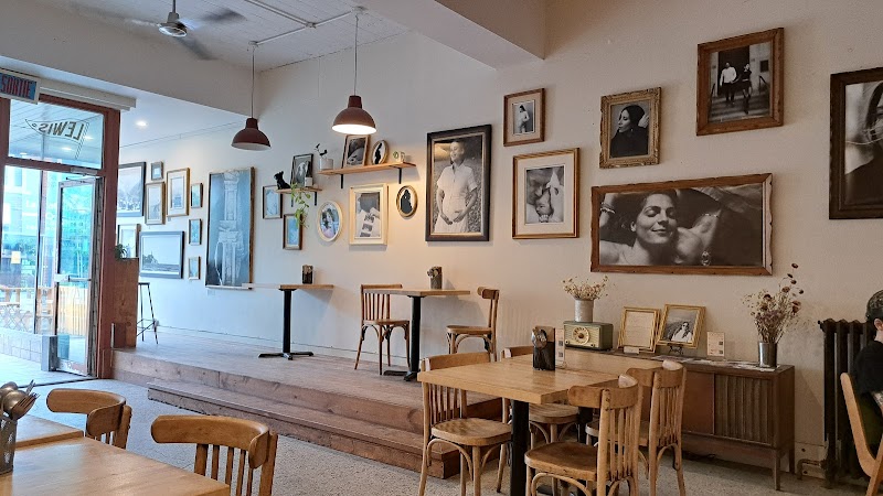 Lewis Café Victo photo 4