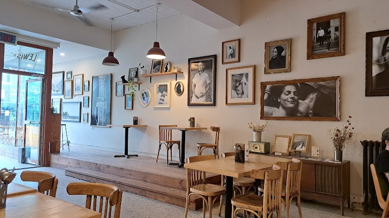 Lewis Café Victo photo 4