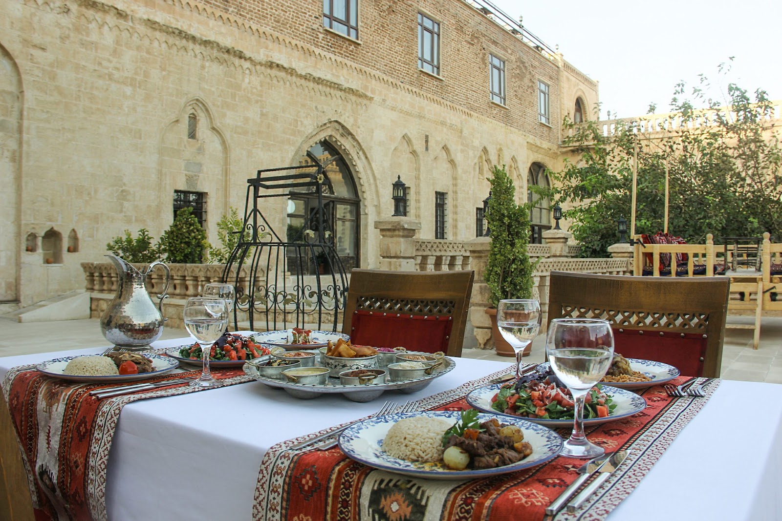 Hamdani Restaurant - Her Akşam Sıra Gecesi mekanı