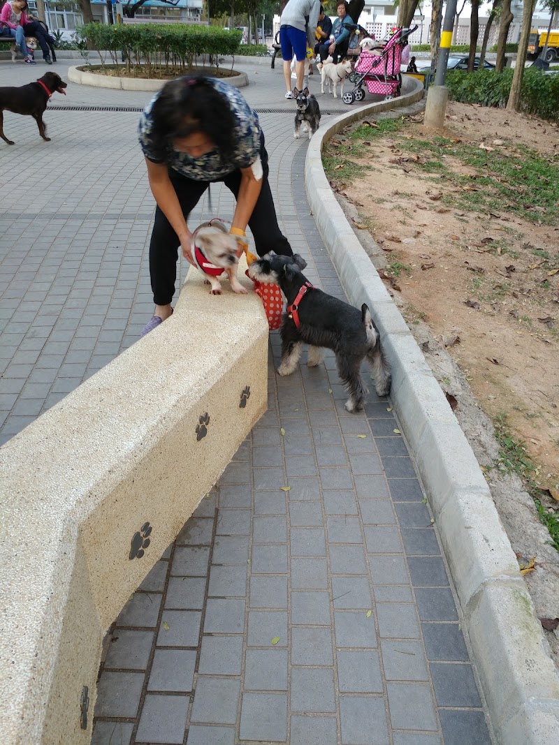 Po Wing Road Sitting-Out Area