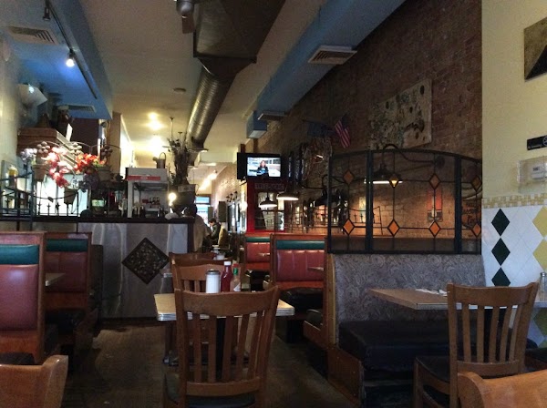 Daisy’s Diner & Bar