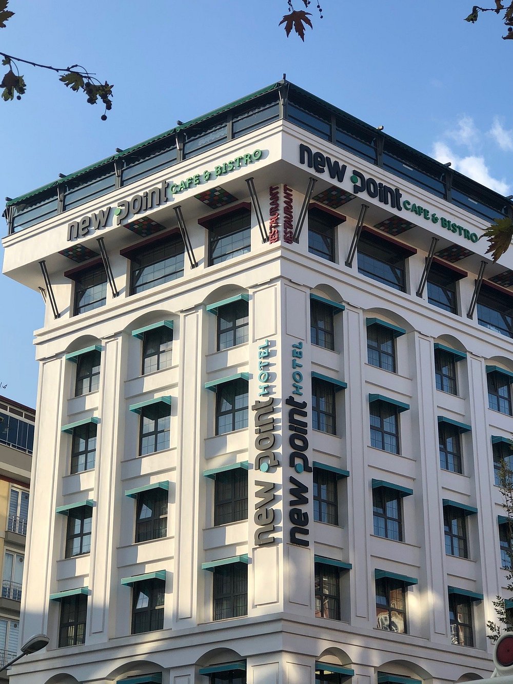 New Point Hotel mekanı