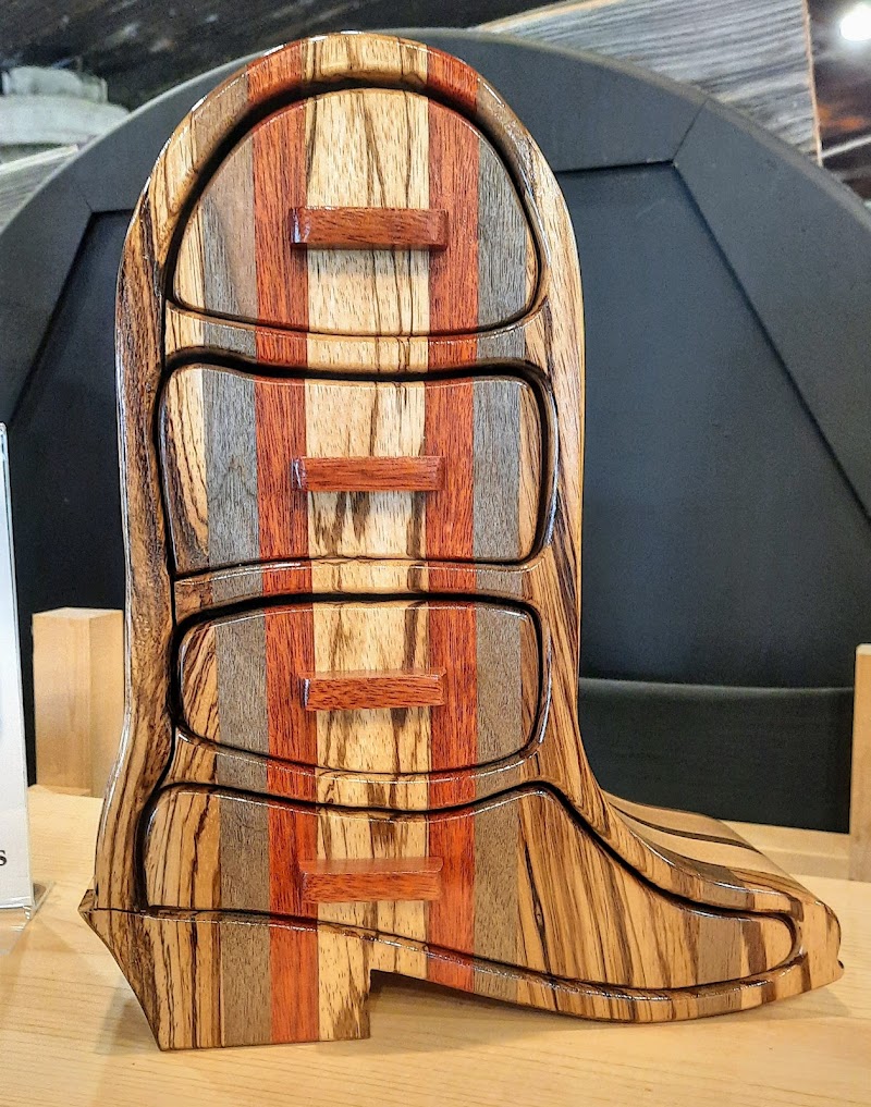 Elmtree Pottery (at Warm Glow Candle) photo 4