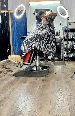 Ultra cuts barber studio photo 2