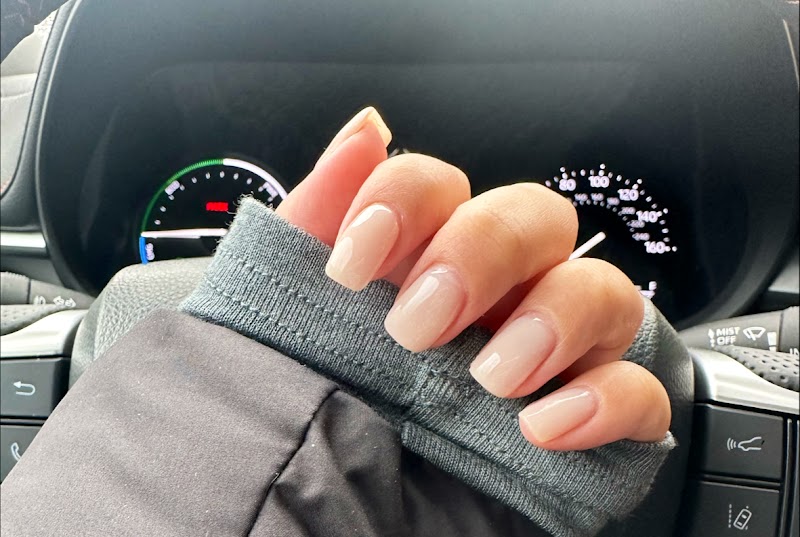 Bella Nail & Spa Inc